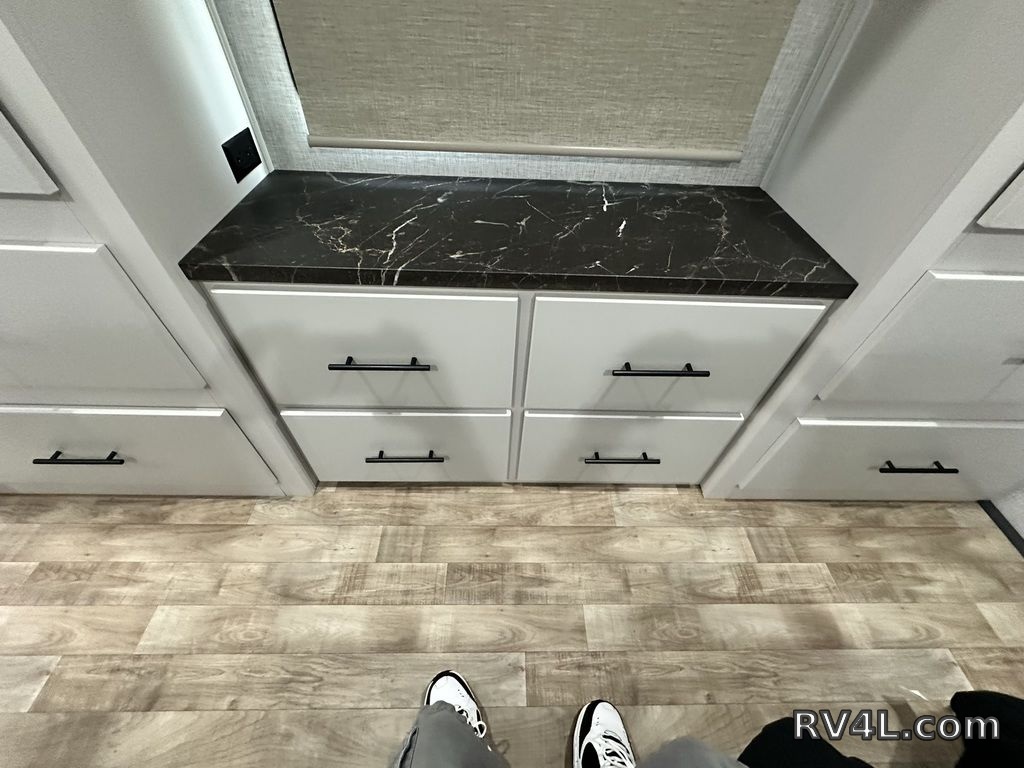 2025 CrossRoads RV Hampton 395BAM (0401) – Image 73