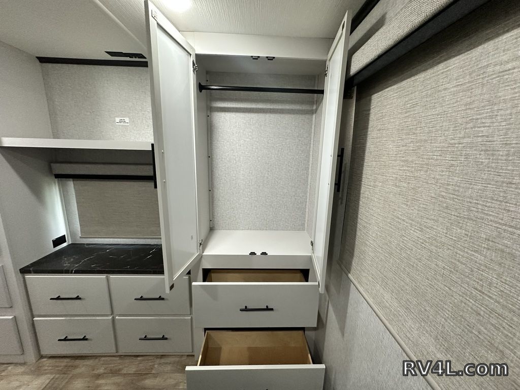 2025 CrossRoads RV Hampton 395BAM (0401) – Image 71