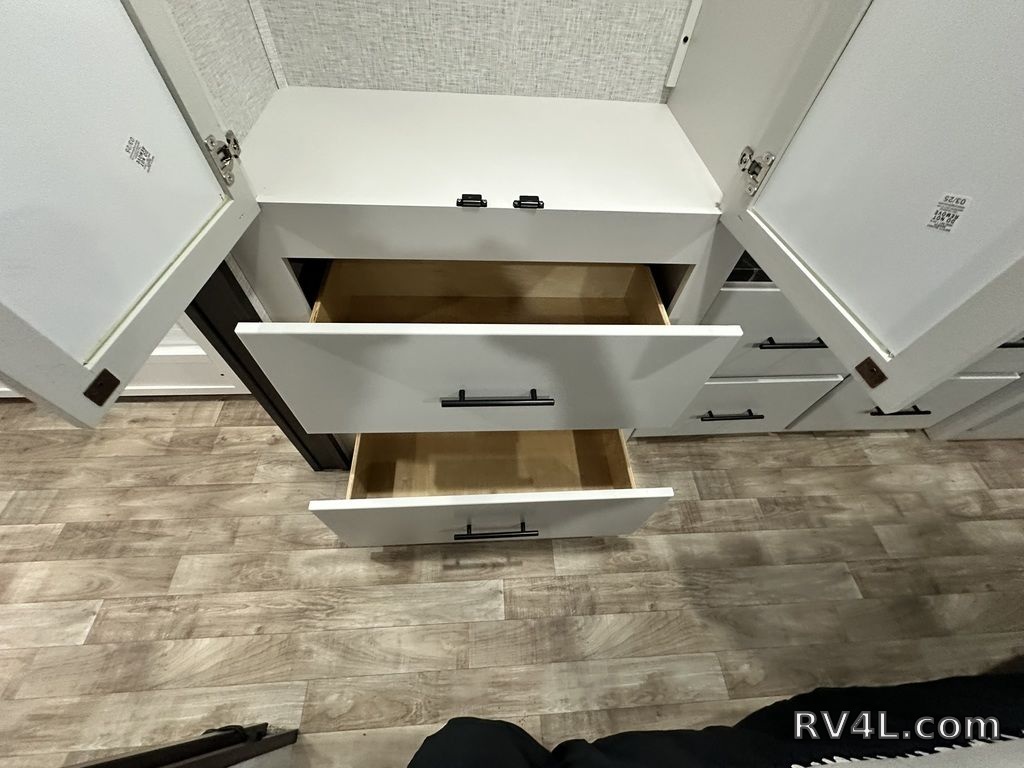 2025 CrossRoads RV Hampton 395BAM (0401) – Image 75