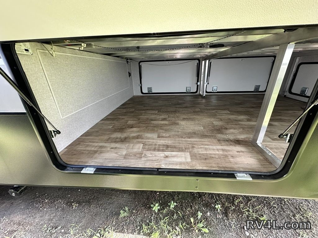 2025 CrossRoads RV Hampton 395BAM (0401) – Image 50