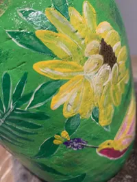 Handgeschilderde stenen vaas – Vogel & bloemen – Image 2