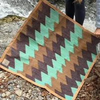 Original WEGeniusMinds Moment Mat – Mauve Handwoven Meditation Mat with Cork Base – Image 5