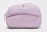 City Essentials Pouch 4L – Image 1