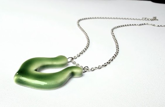 Green Tear Drop Necklace  – Silver