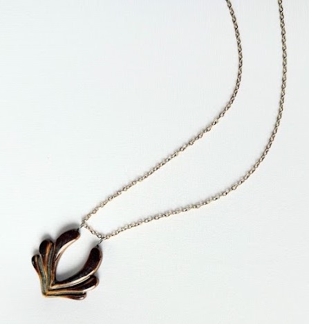 Red Lotus Necklace – Gold