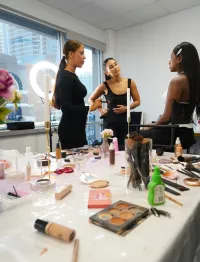 3x Make up classes – Image 2
