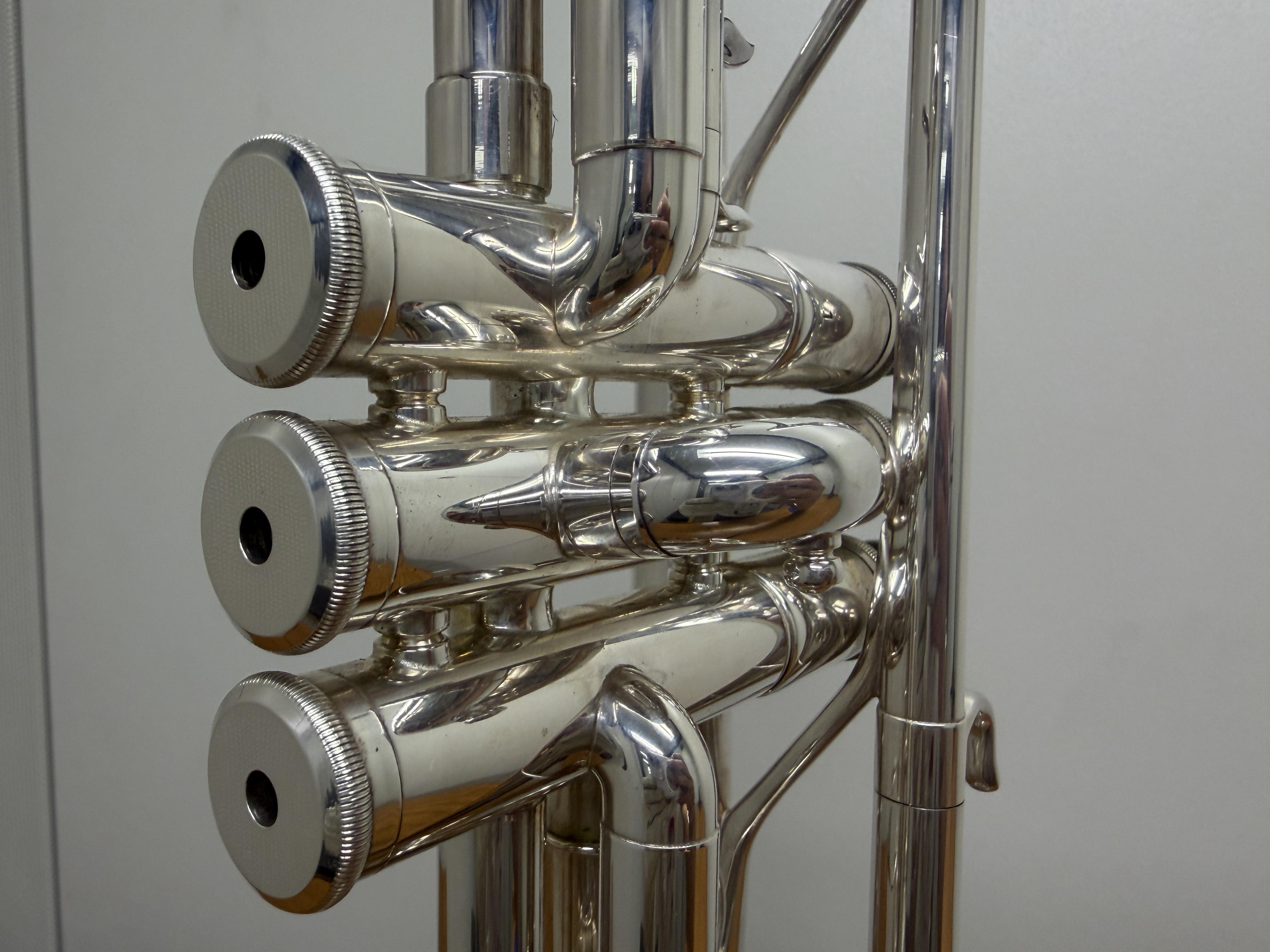 Yamaha YTR6610S D/Eb Trumpet  – Image 7