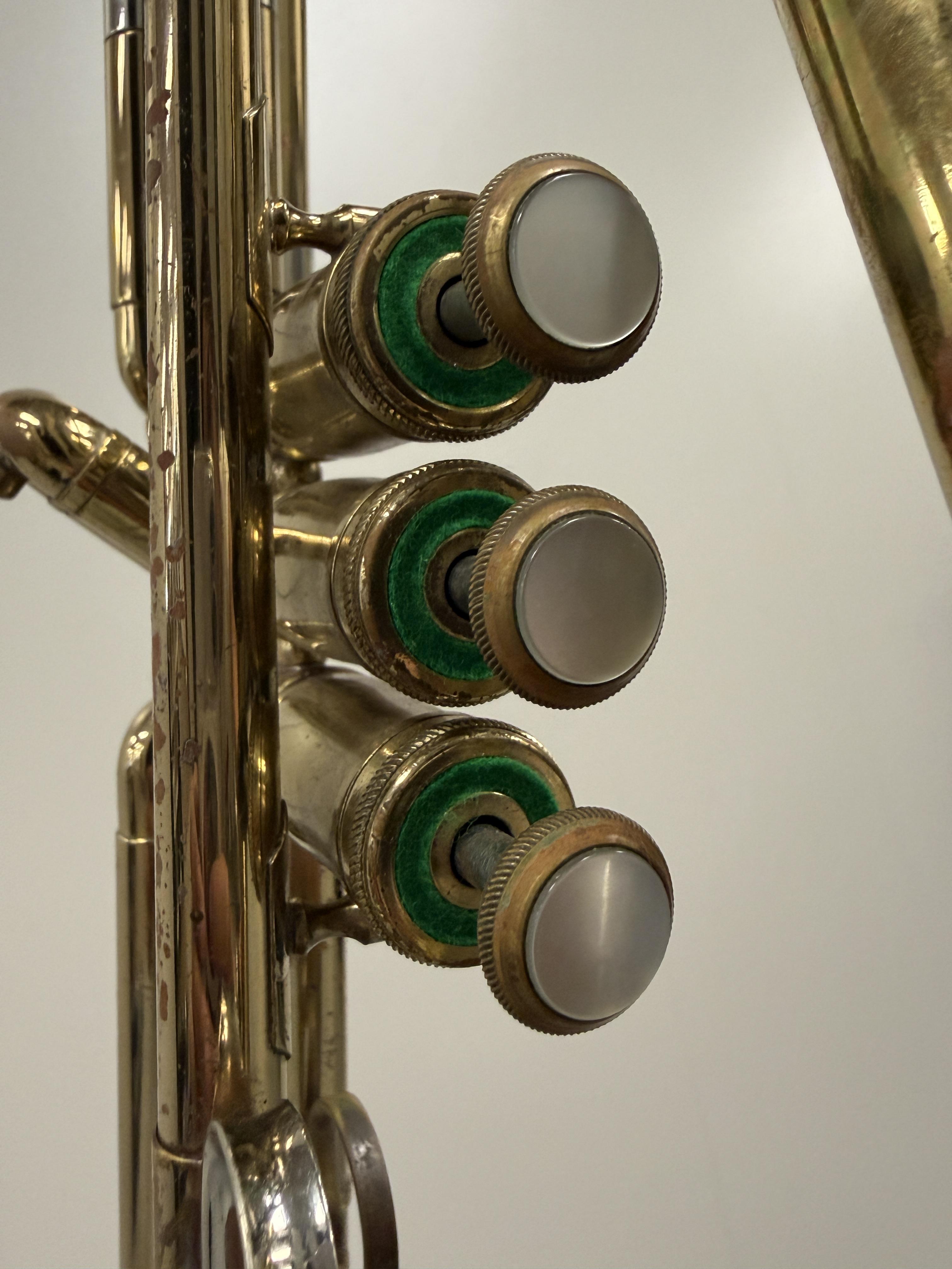 Olds Ambassador Dizzy Bell Trumpet – Image 8