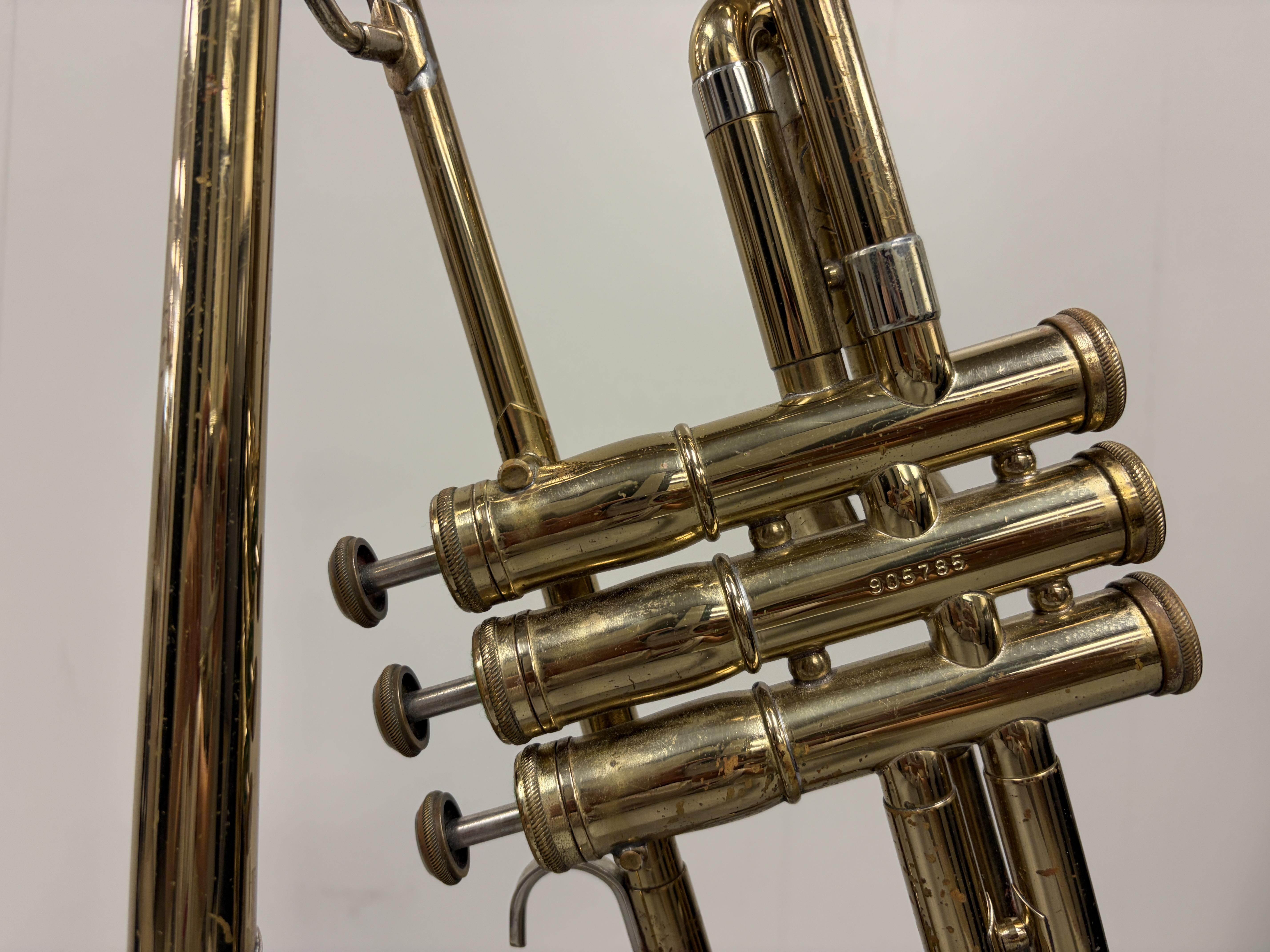 Olds Ambassador Dizzy Bell Trumpet – Image 9