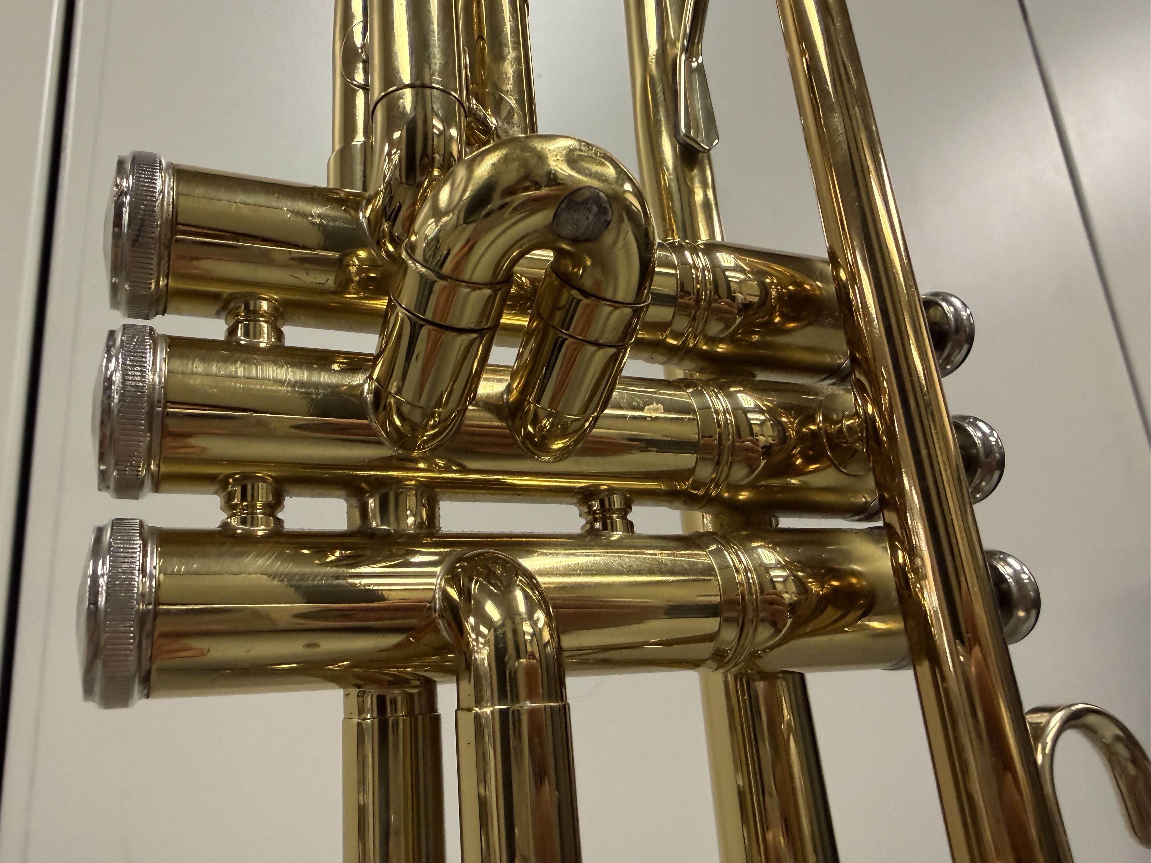 King 600 Trumpet – Image 8