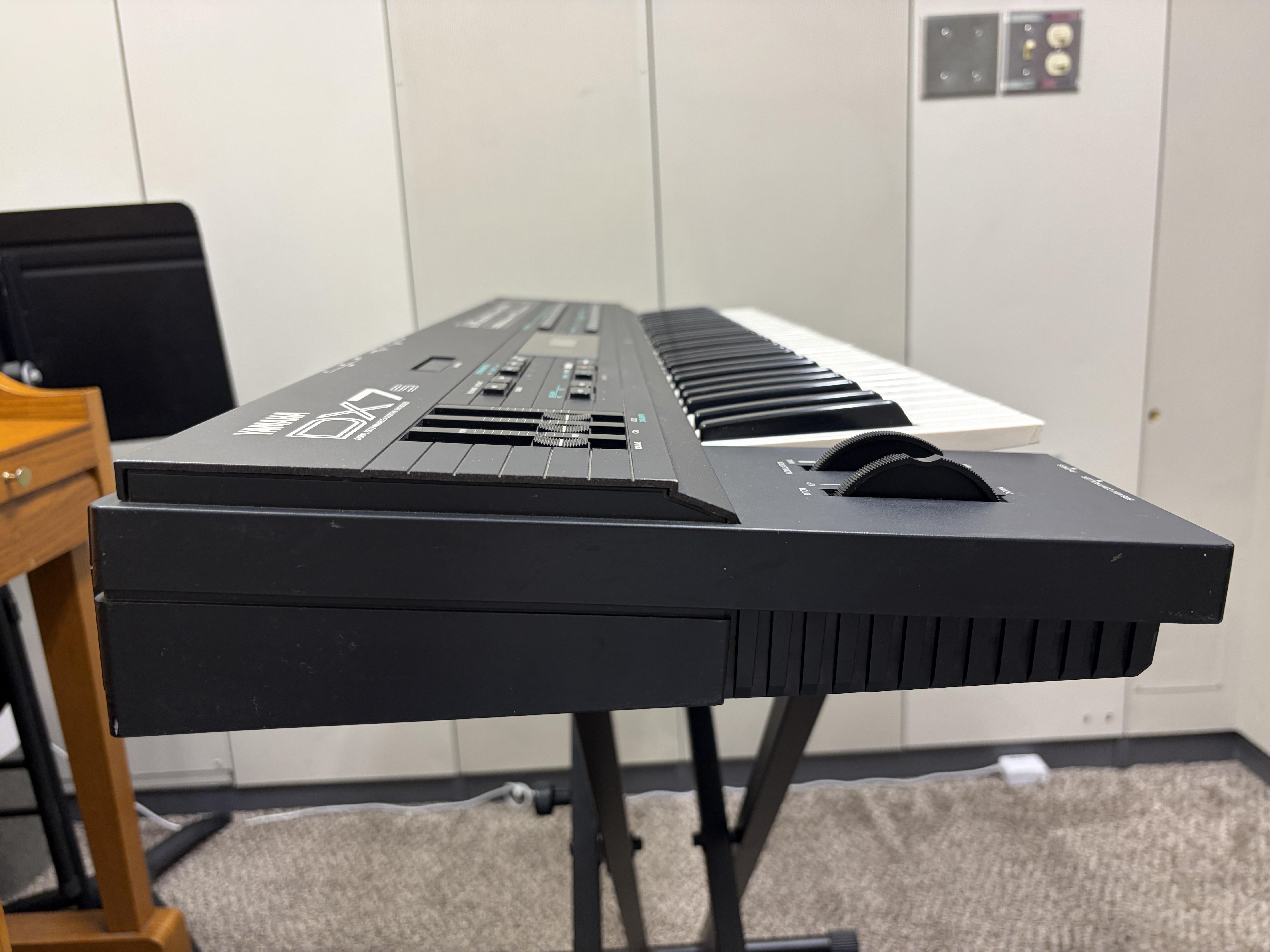 Yamaha DX7s Synthesizer  – Image 9