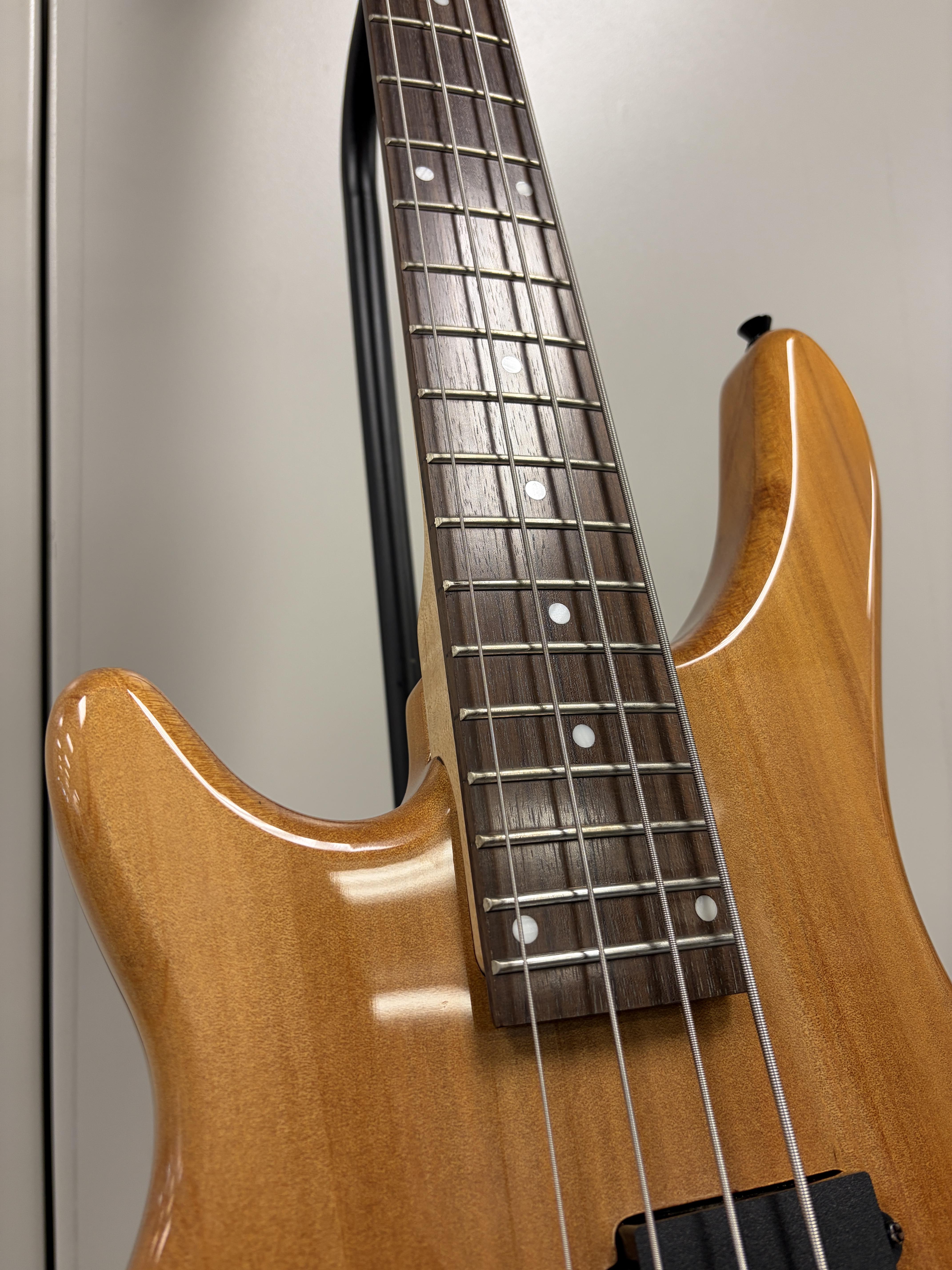 Stagg BC300LH (Left-Handed) Bass Guitar  – Image 5