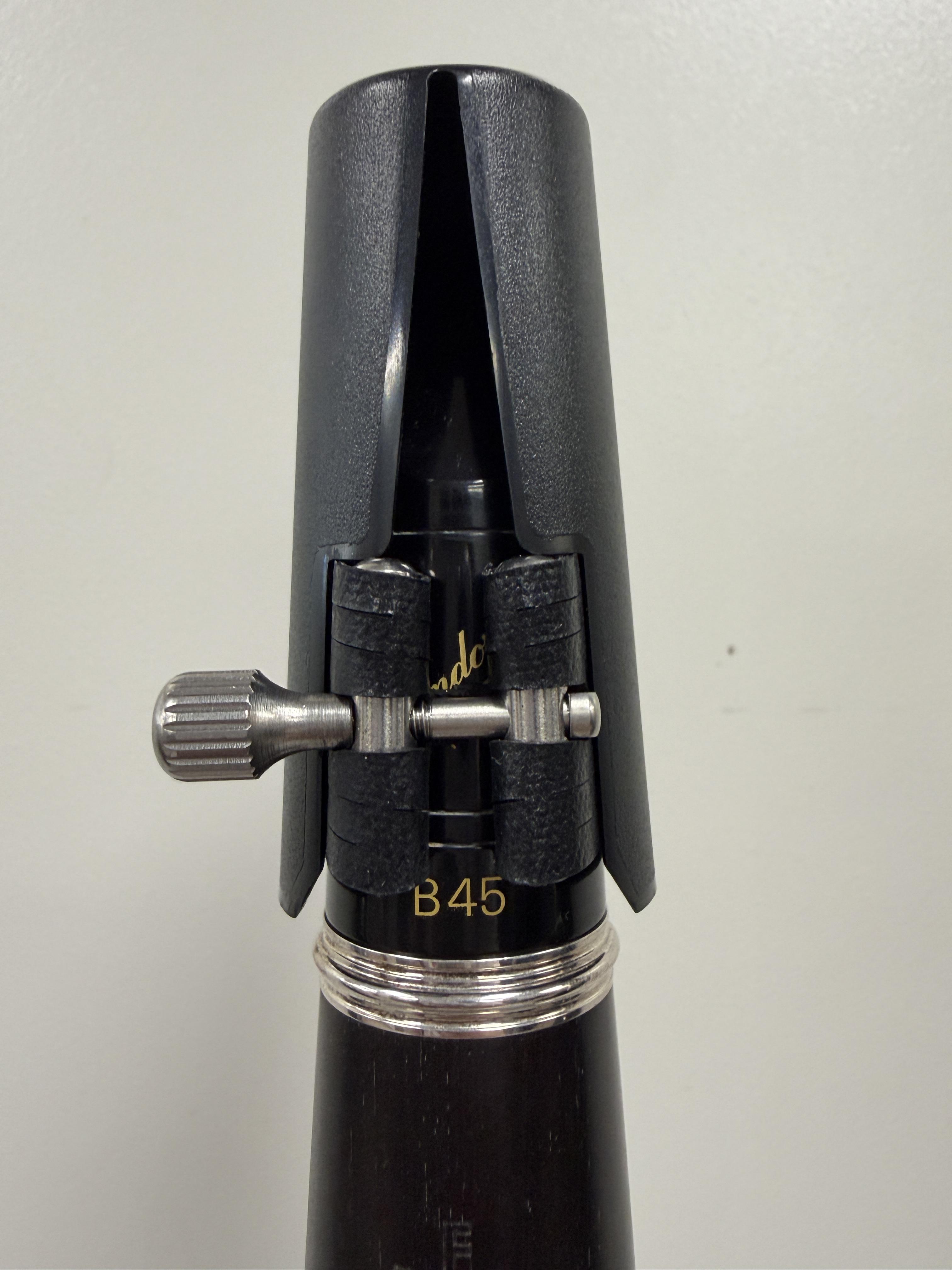 F. Arthur Uebel Advantage A Clarinet  – Image 2