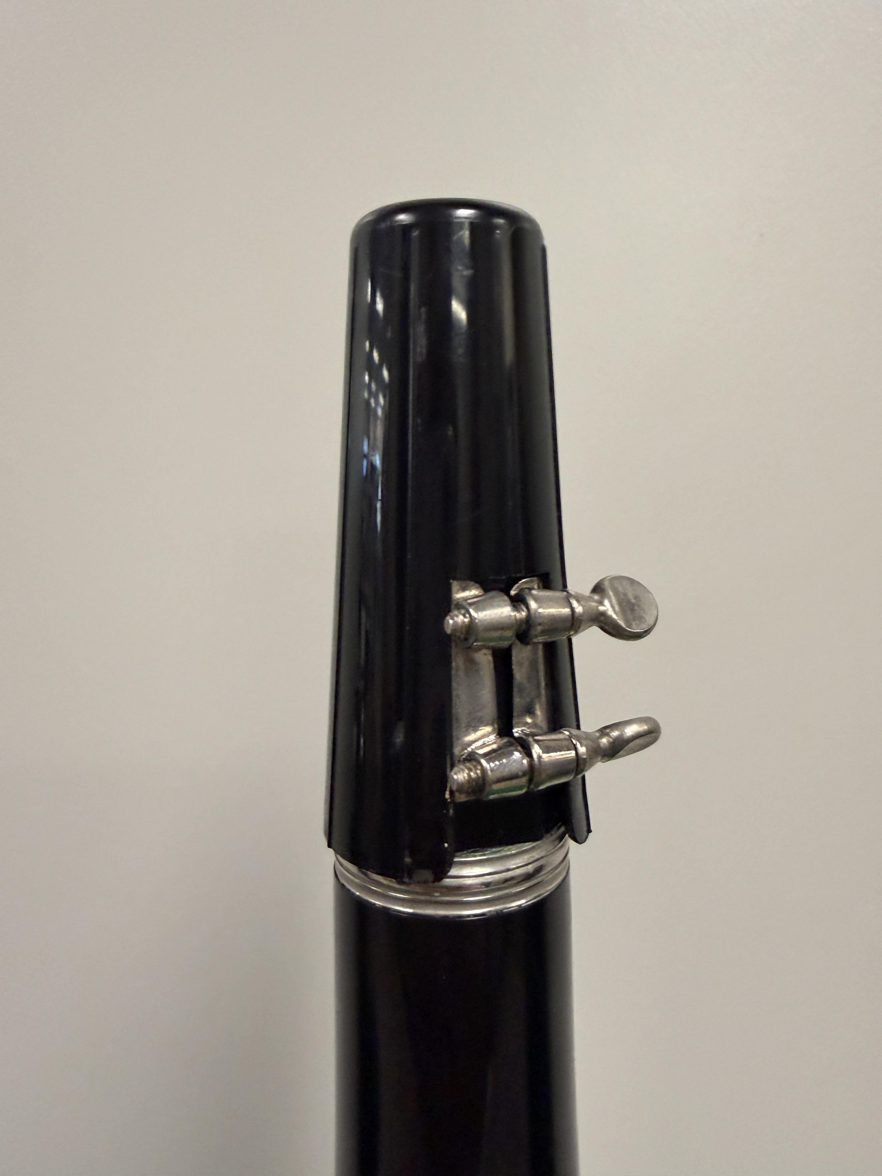 Bundy Resonite Bb Clarinet – Image 3