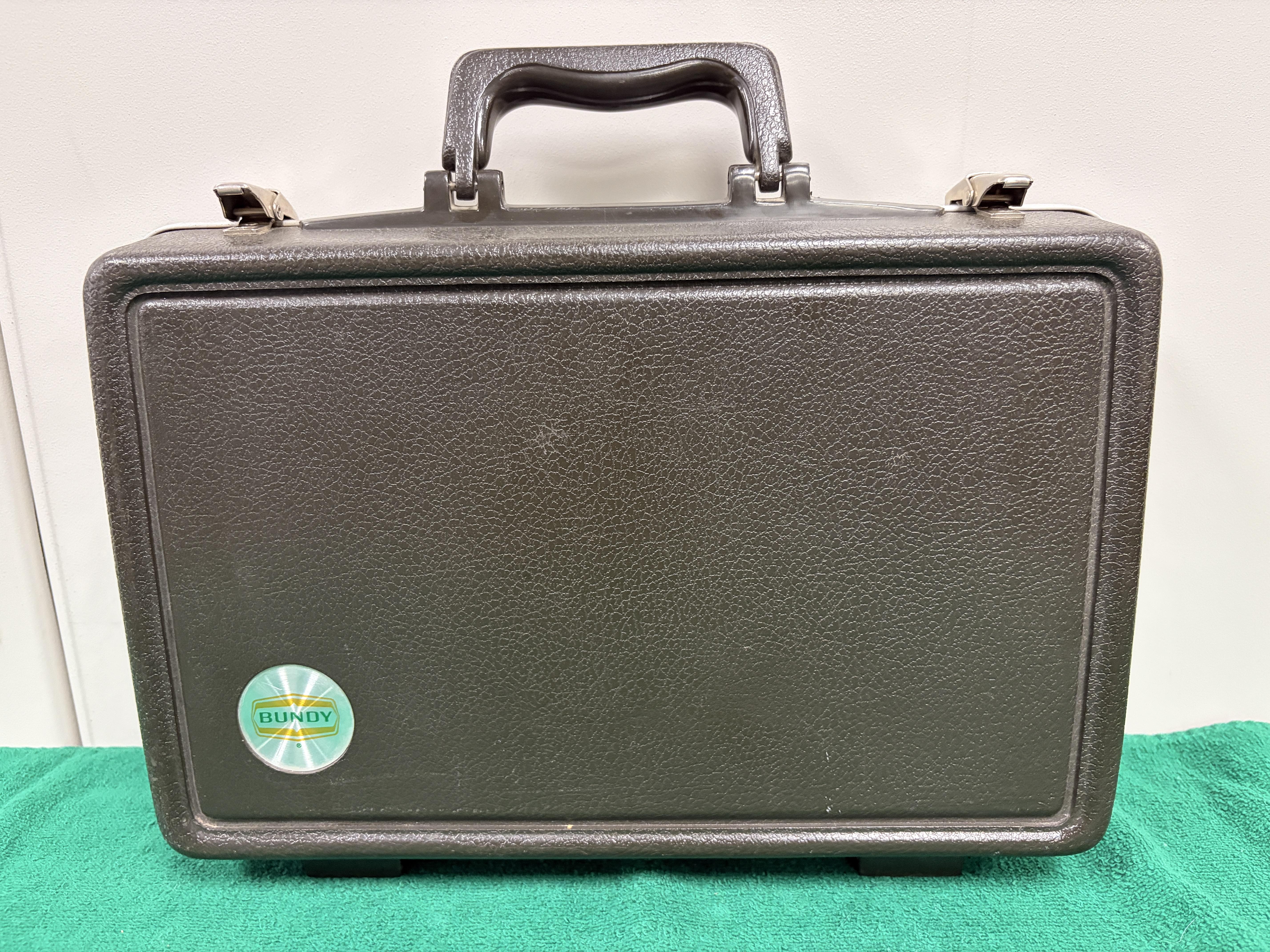 Bundy Resonite Bb Clarinet – Image 15