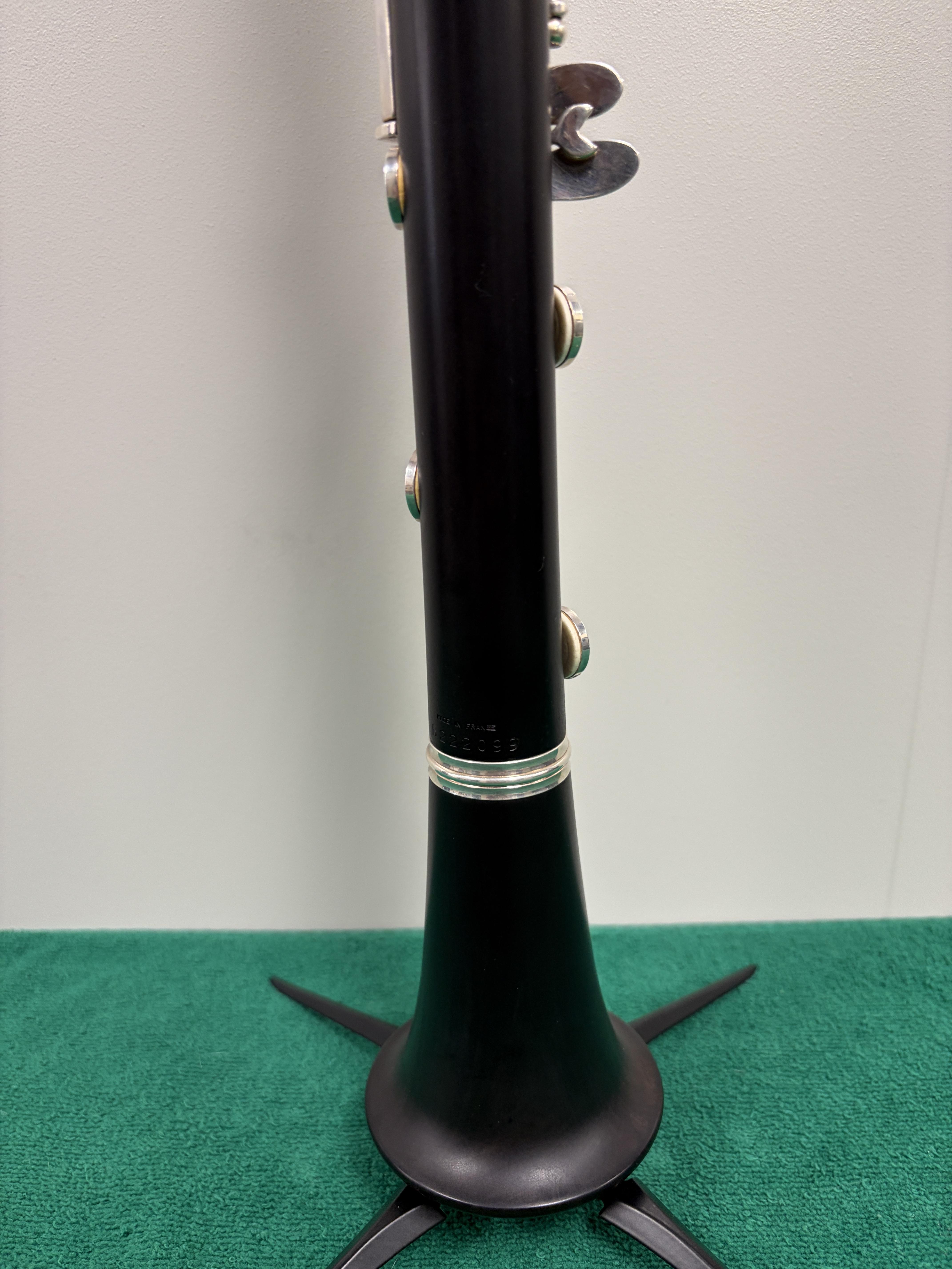 Buffet E11 Bb Clarinet  – Image 11