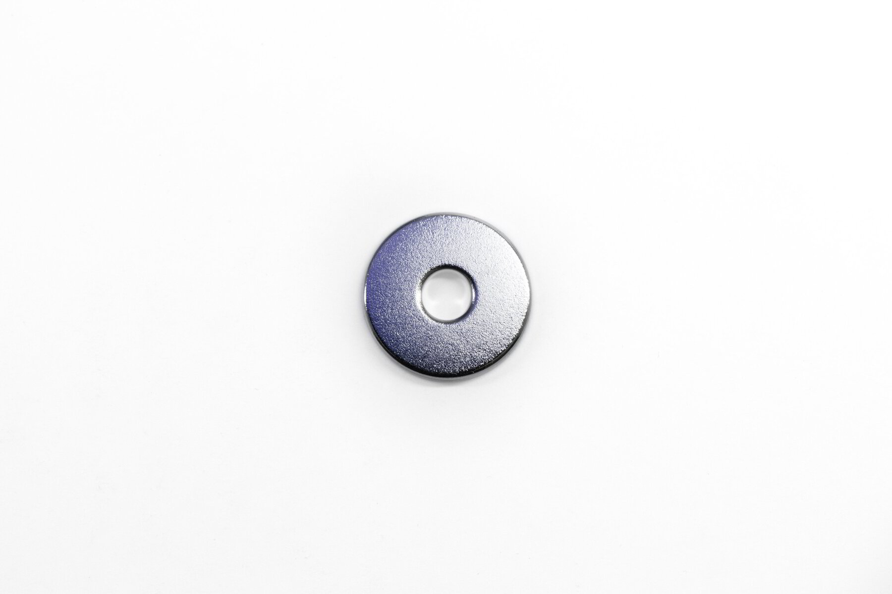 Iman de neodimio 20x6x3 – Circular perforado