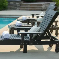 Lounge Chair – Image 1