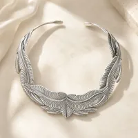 The Silver Swan Collar – Image 3