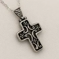 Amalfi Fleur Cross Pendant – Image 1