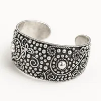 Dragonfly Garden Cuff – Image 1