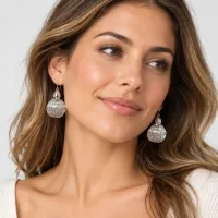 Radiant Shell Earrings – Image 3