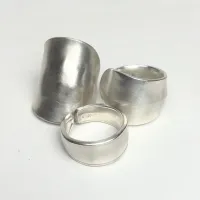 Trio Stack - Kuratiertes Ring-Set aus drei handgefertigten Vintage-Ringen – Image 2