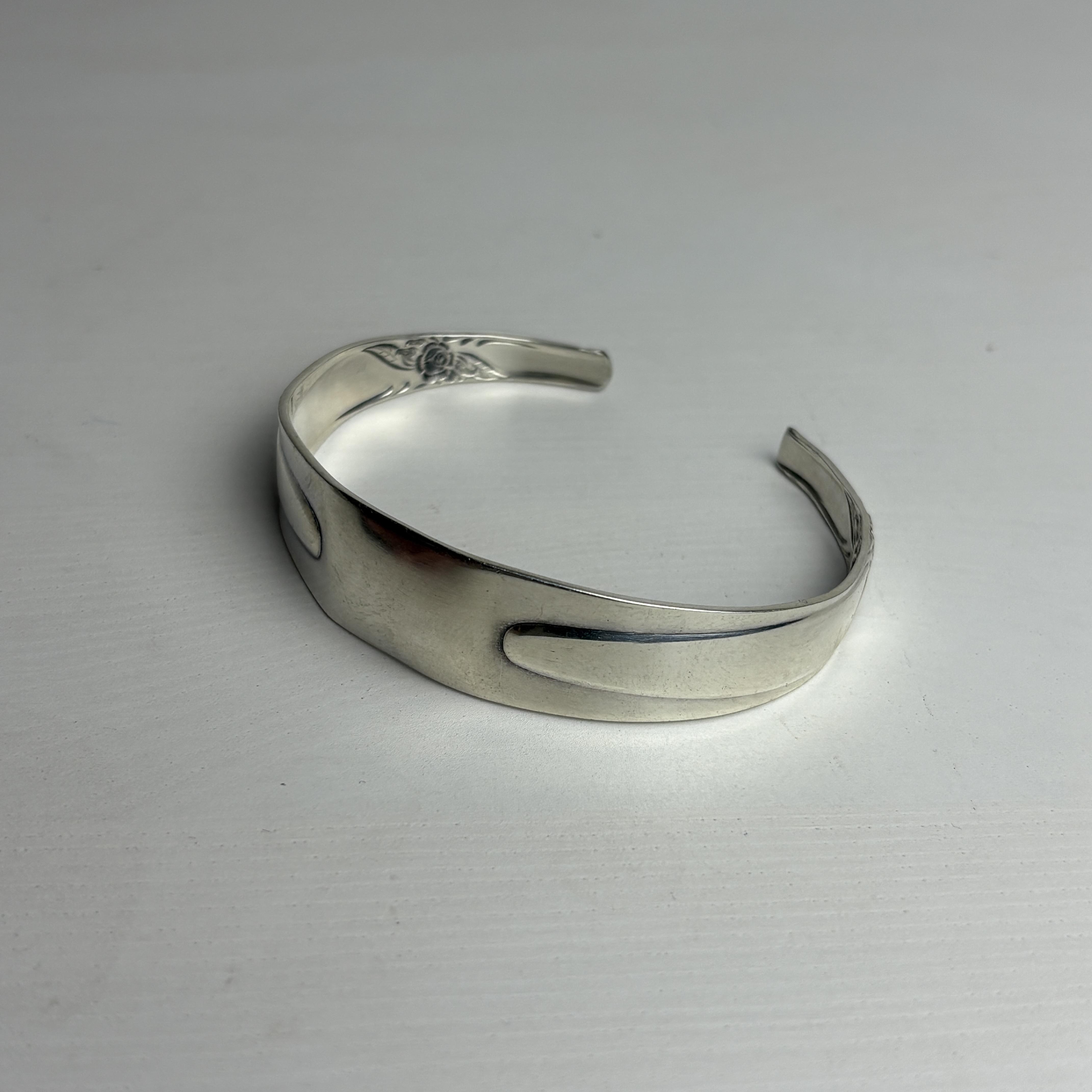 Athena 5 - Versilberter Armreif – Image 2