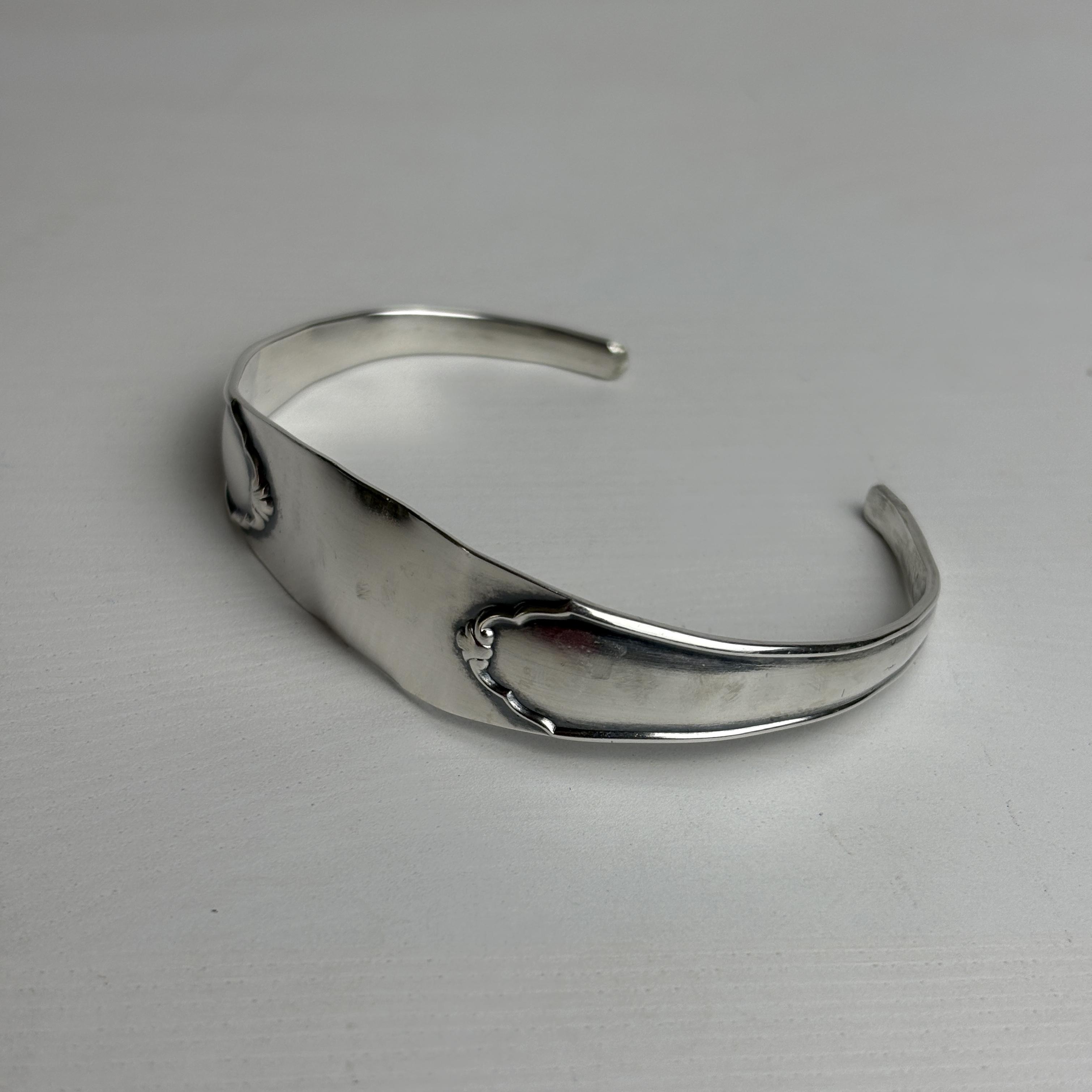 Athena 6 - Versilberter Armreif – Image 2