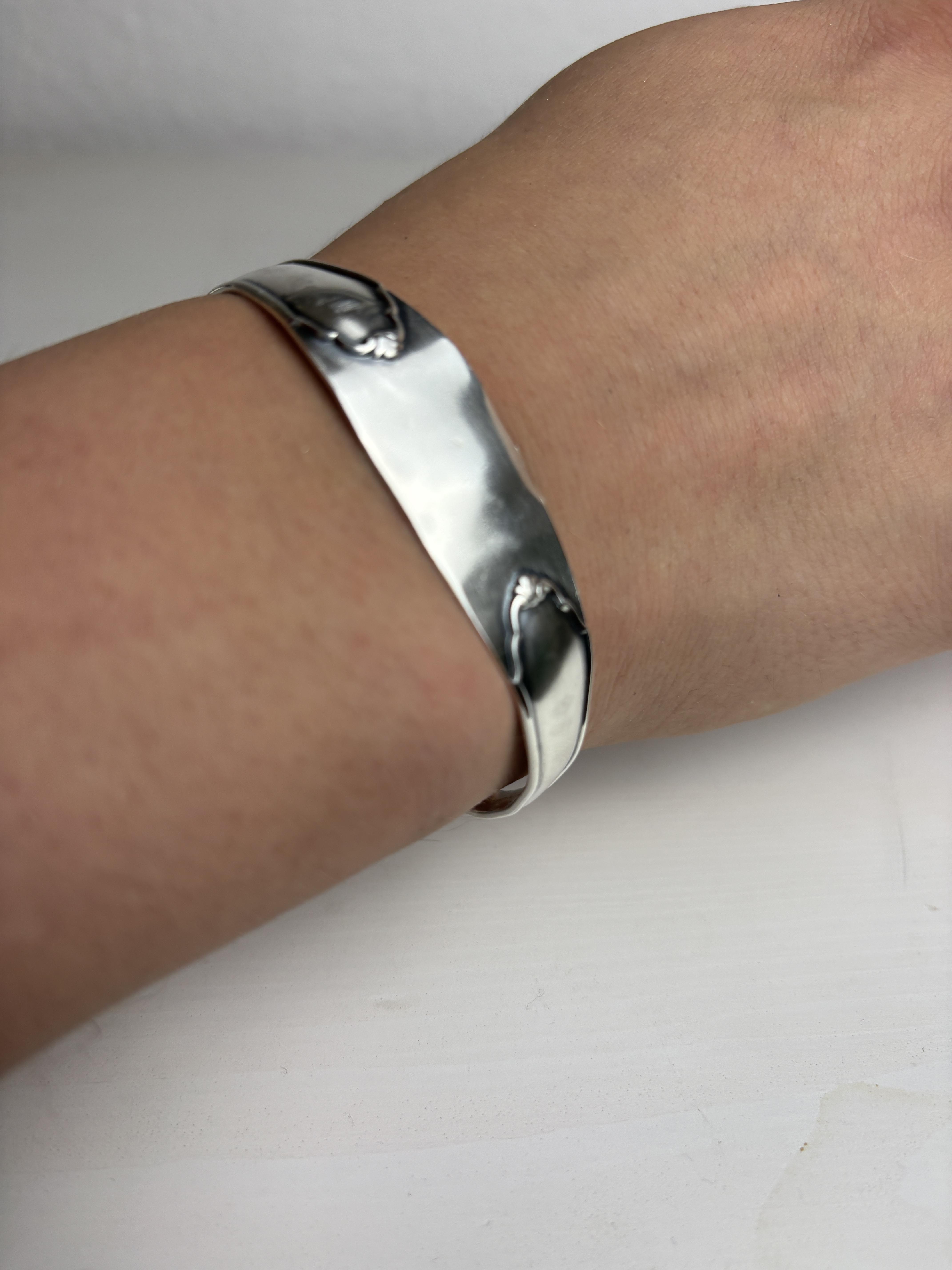 Athena 6 - Versilberter Armreif – Image 3