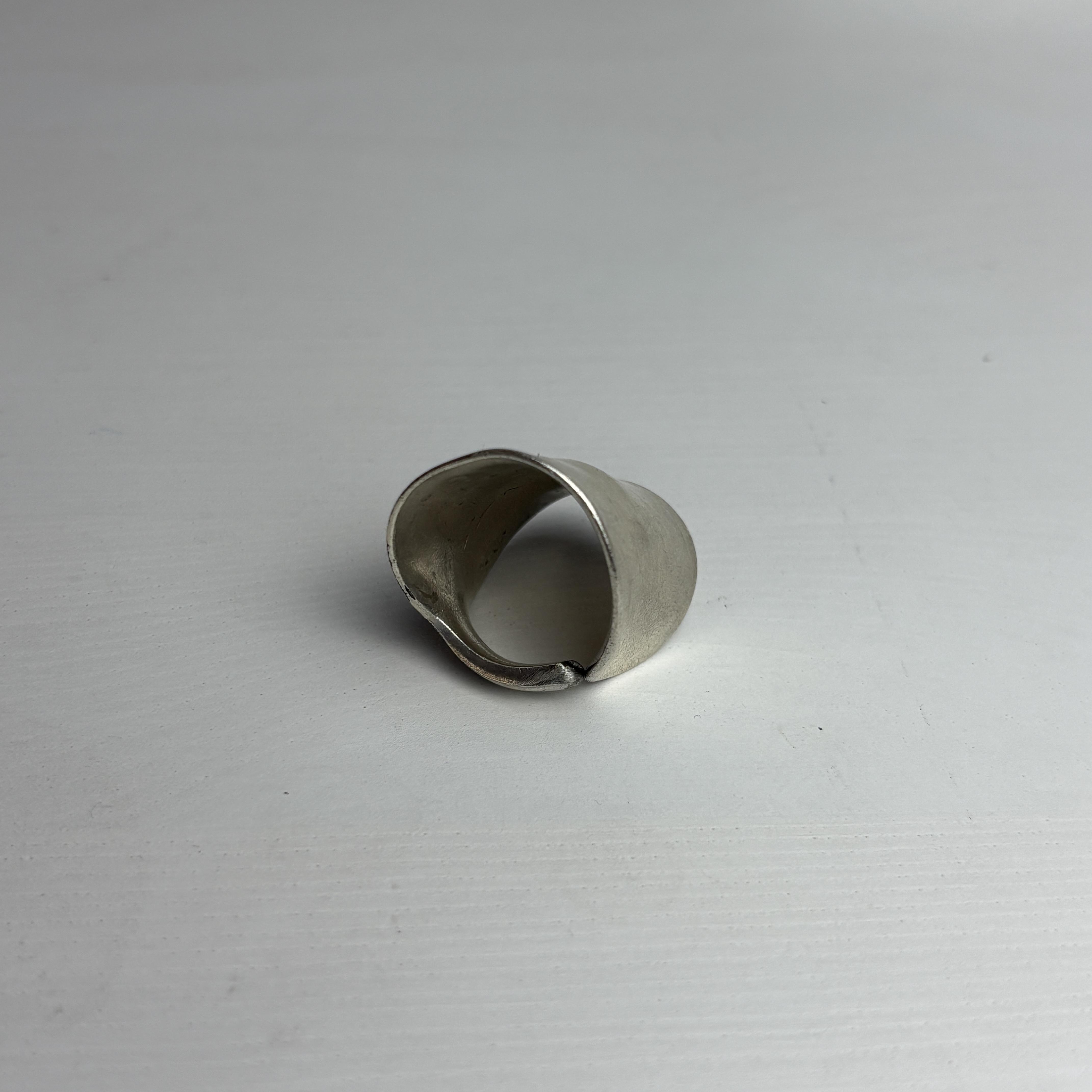 Frieda - Versilberter Statement Ring – Image 3