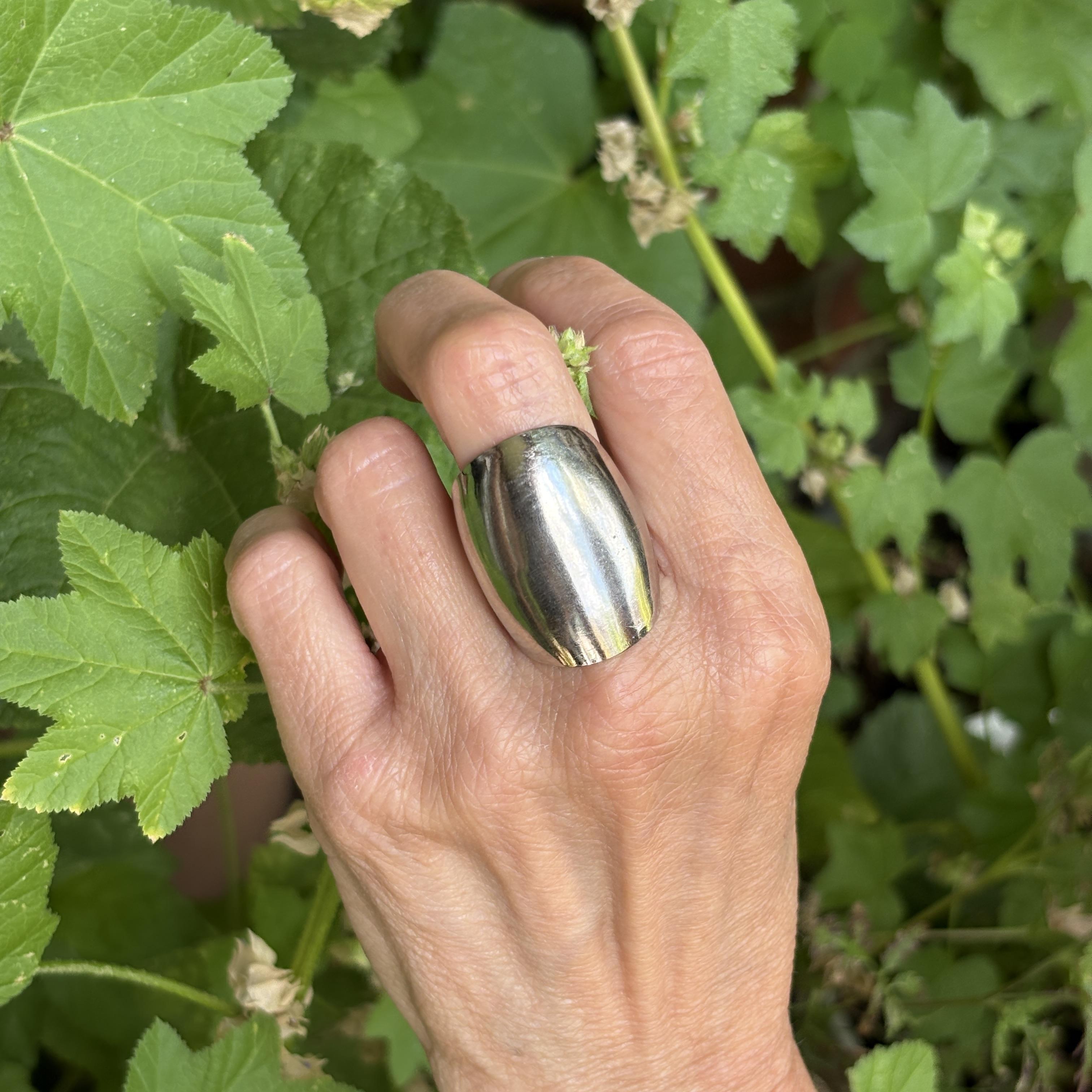 Edmund - Versilberter Statement Ring – Image 2