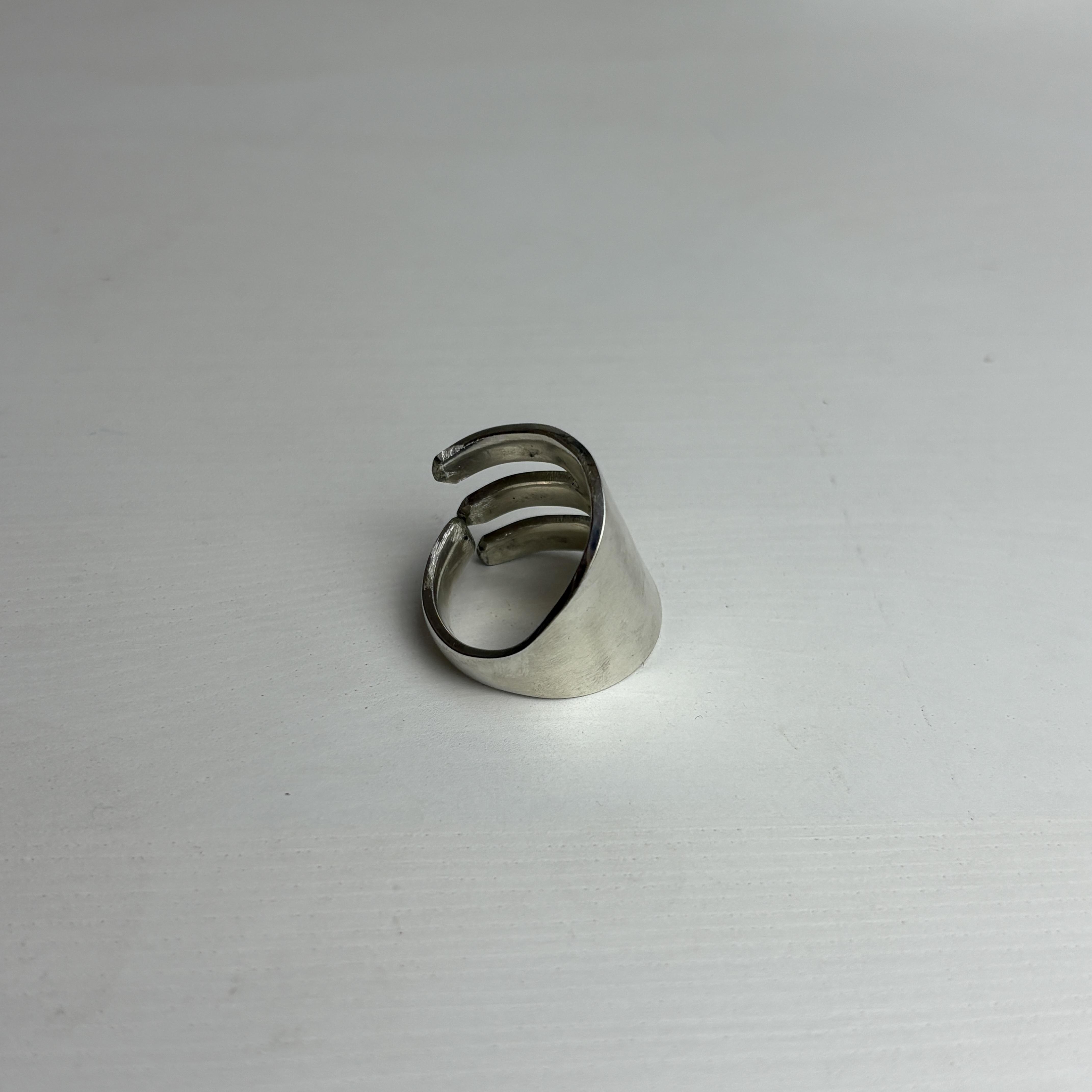 Georg - Versilberter Statement Ring – Image 3