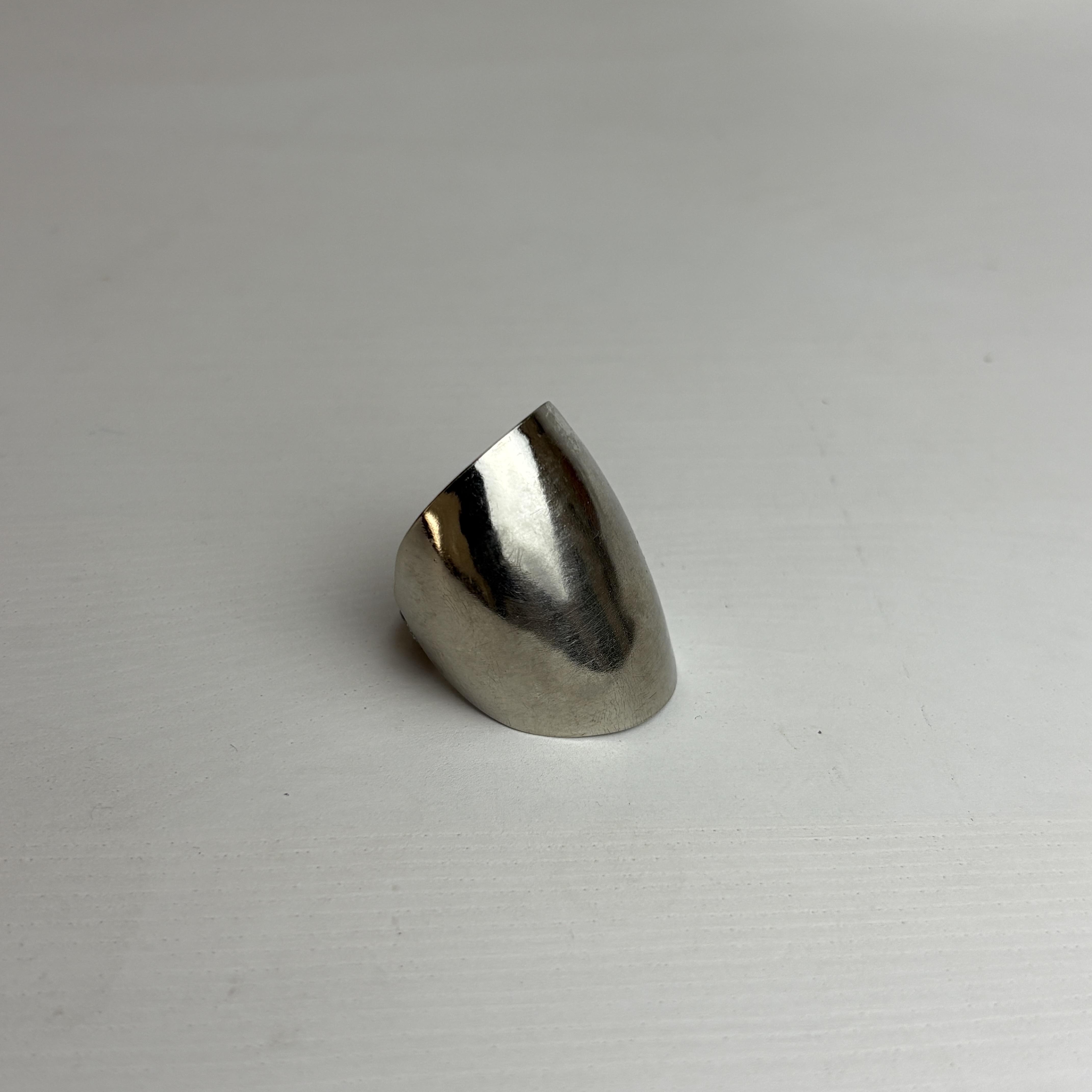 Edmund - Versilberter Statement Ring – Image 1