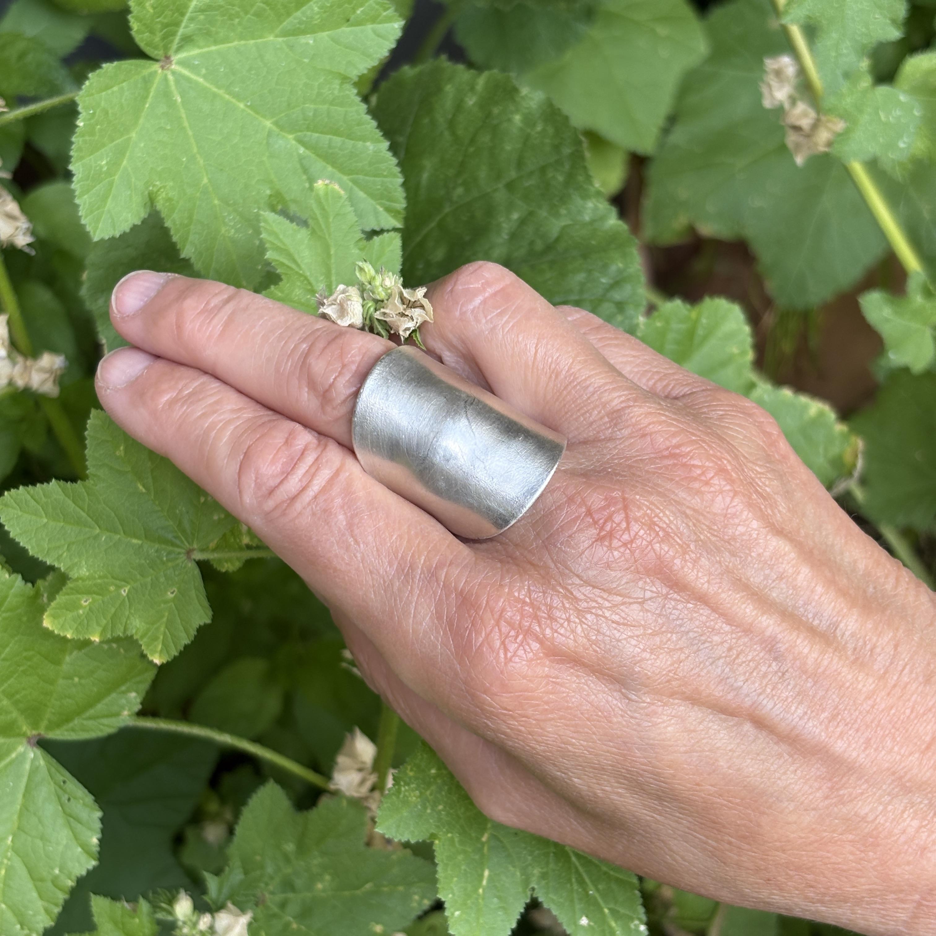 Heinrich - Versilberter Statement Ring – Image 2