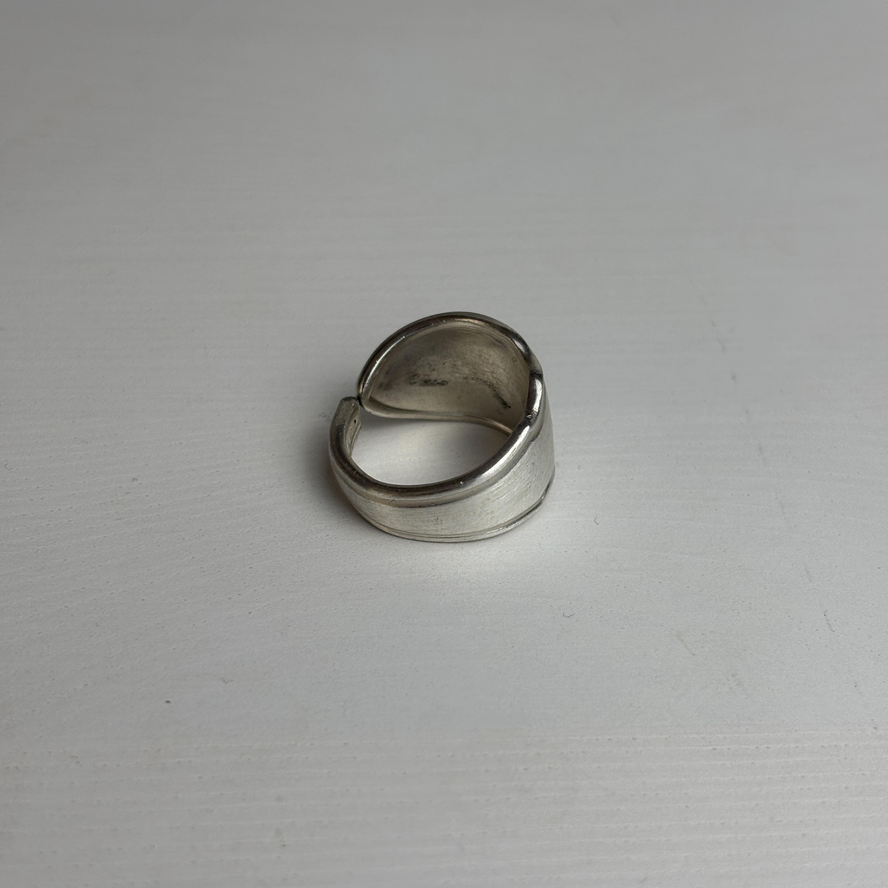 Constantin - Versilberter Klassiker Ring – Image 3