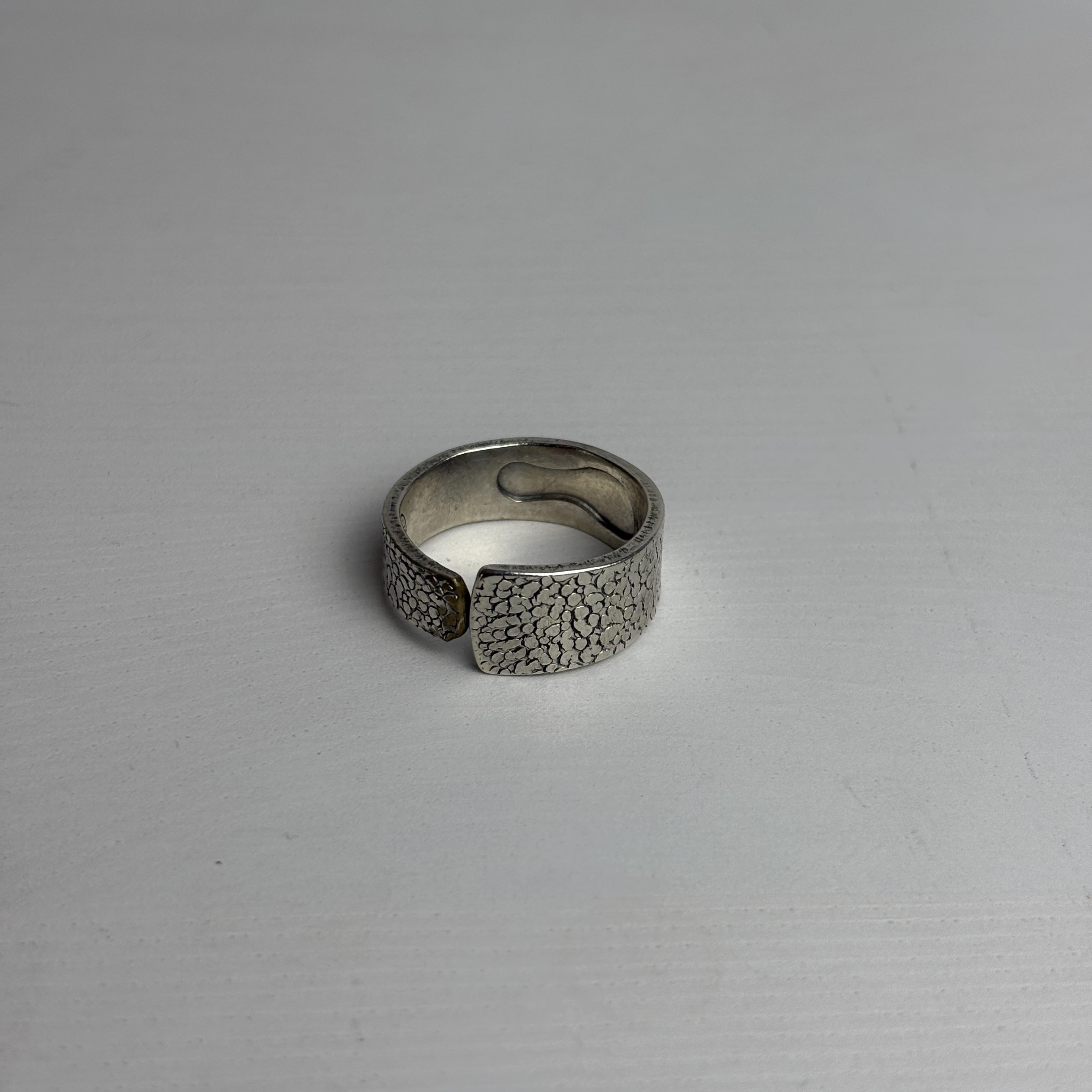 Rosa - Versilberter Klassiker Ring – Image 2