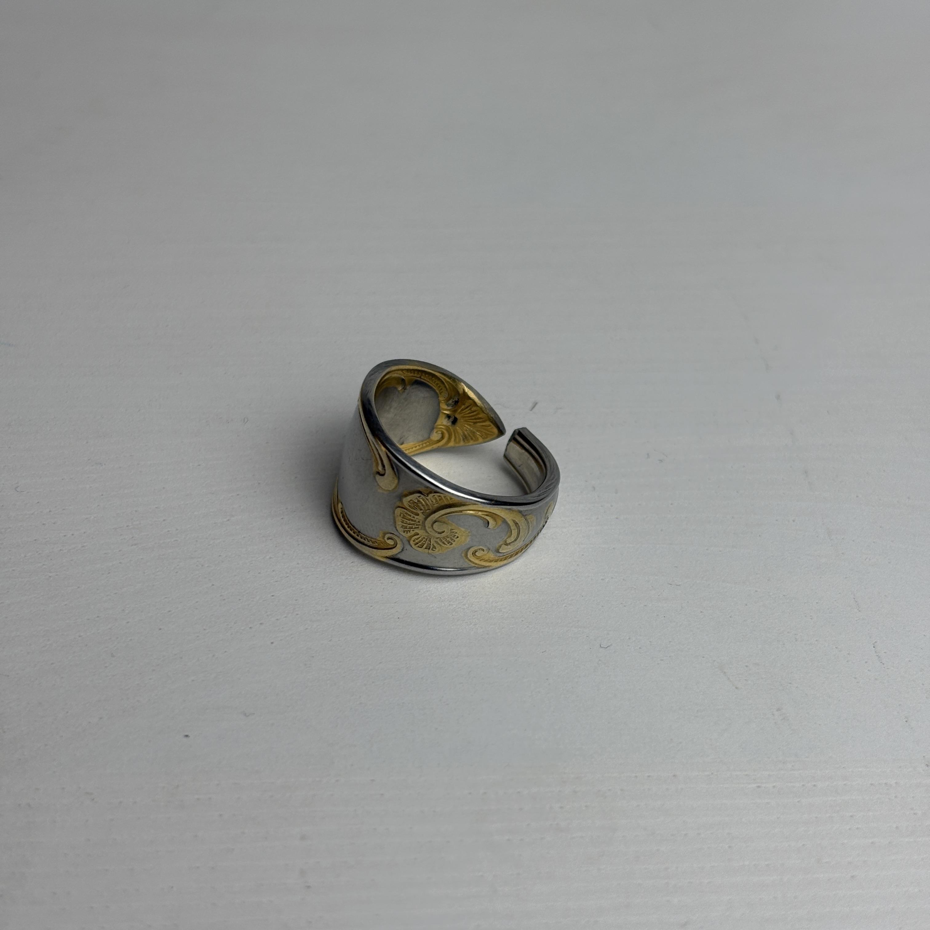 Viktoria - Versilberter Klassiker Ring – Image 3