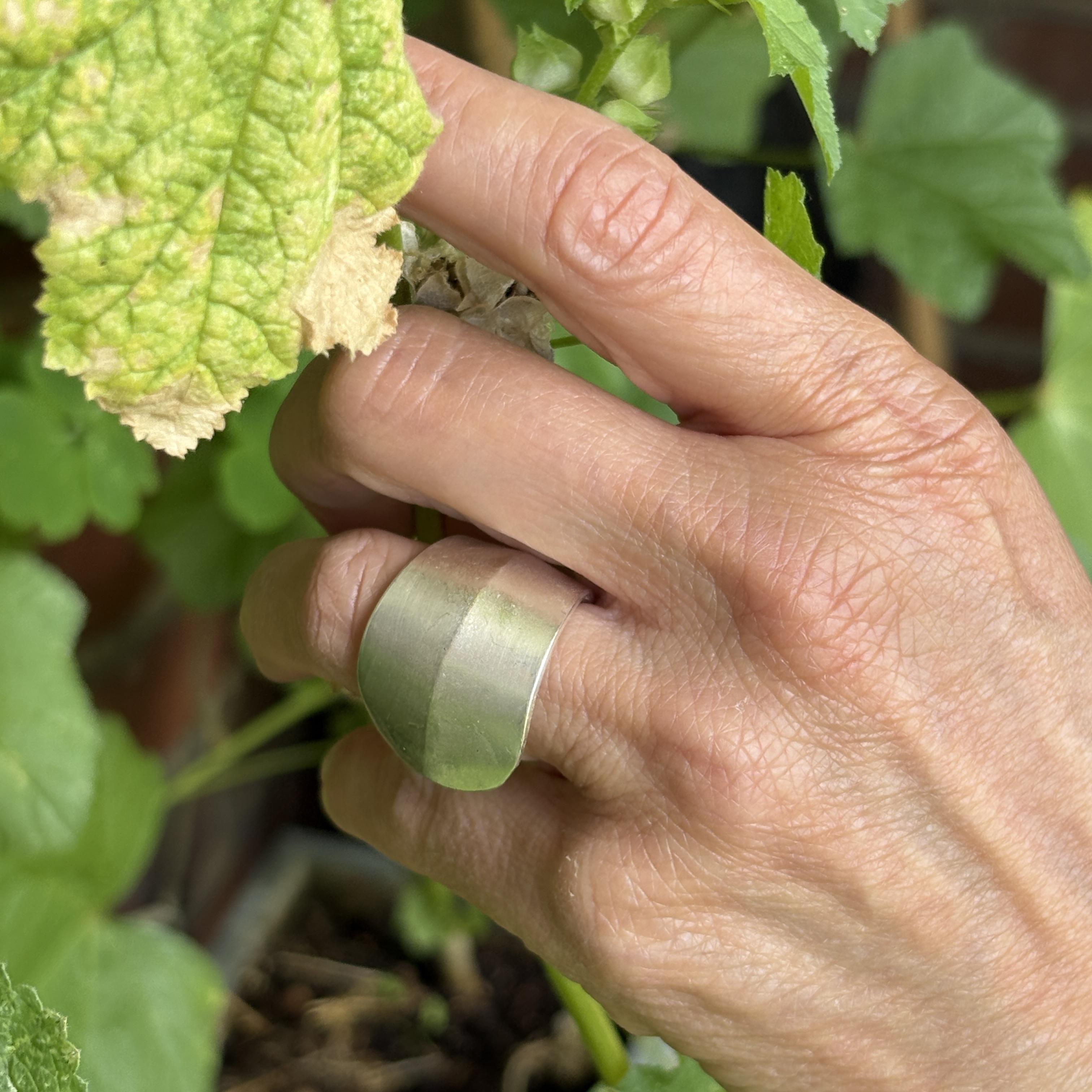 Ernst - Versilberter Statement Ring – Image 2