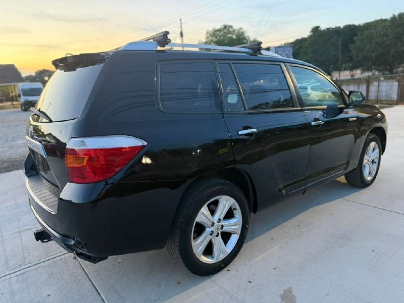 2010 Toyota Highlander Limited fully loaded  – Image 3