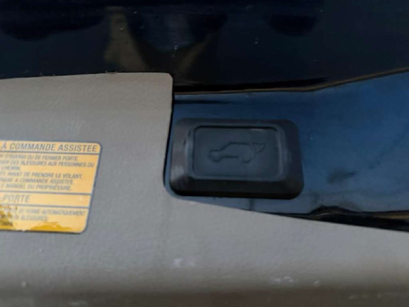 2010 Toyota Highlander Limited fully loaded  – Image 9