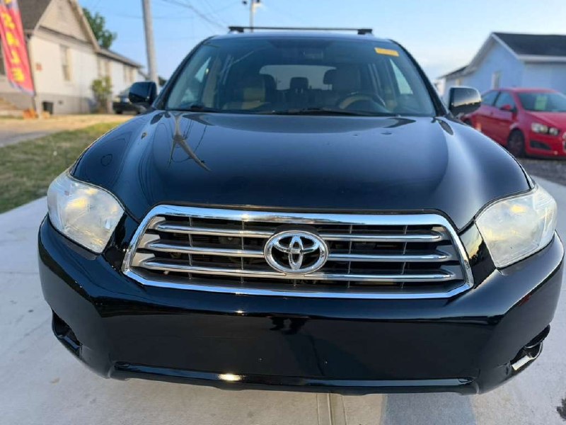 2010 Toyota Highlander Limited fully loaded  – Image 4