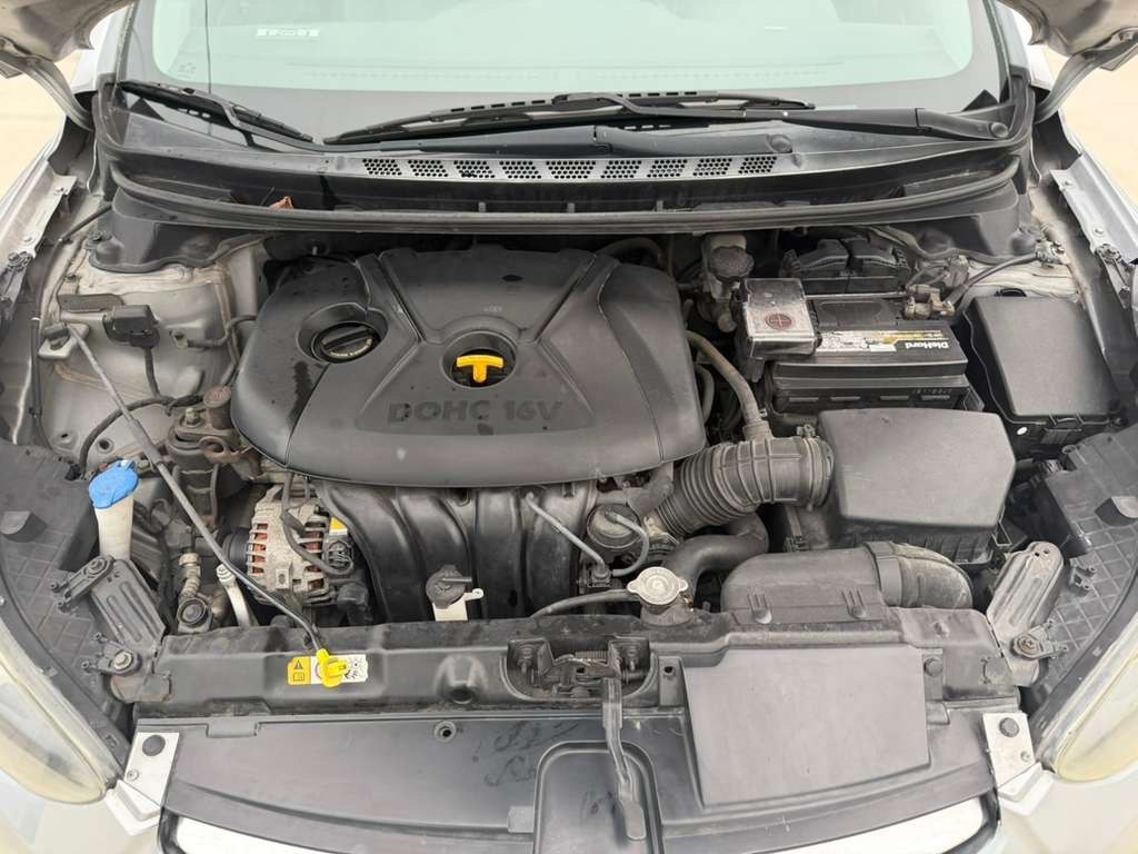 2013 Hyundai Elantra Gls  – Image 12