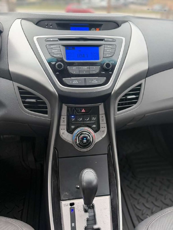 2013 Hyundai Elantra Gls  – Image 7