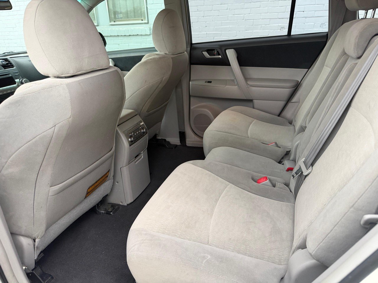 2012 Toyota Highlander sport – Image 10