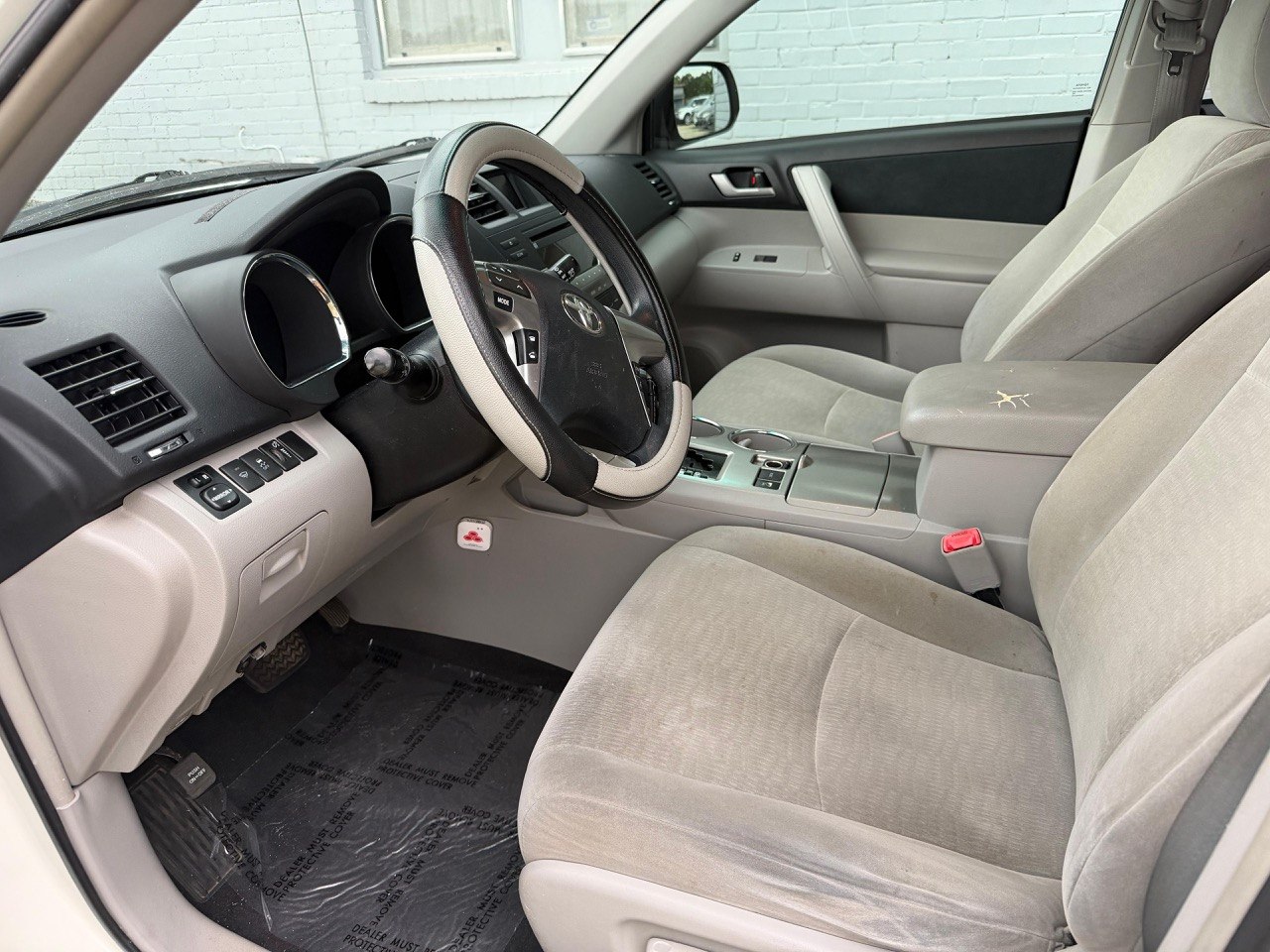 2012 Toyota Highlander sport – Image 9