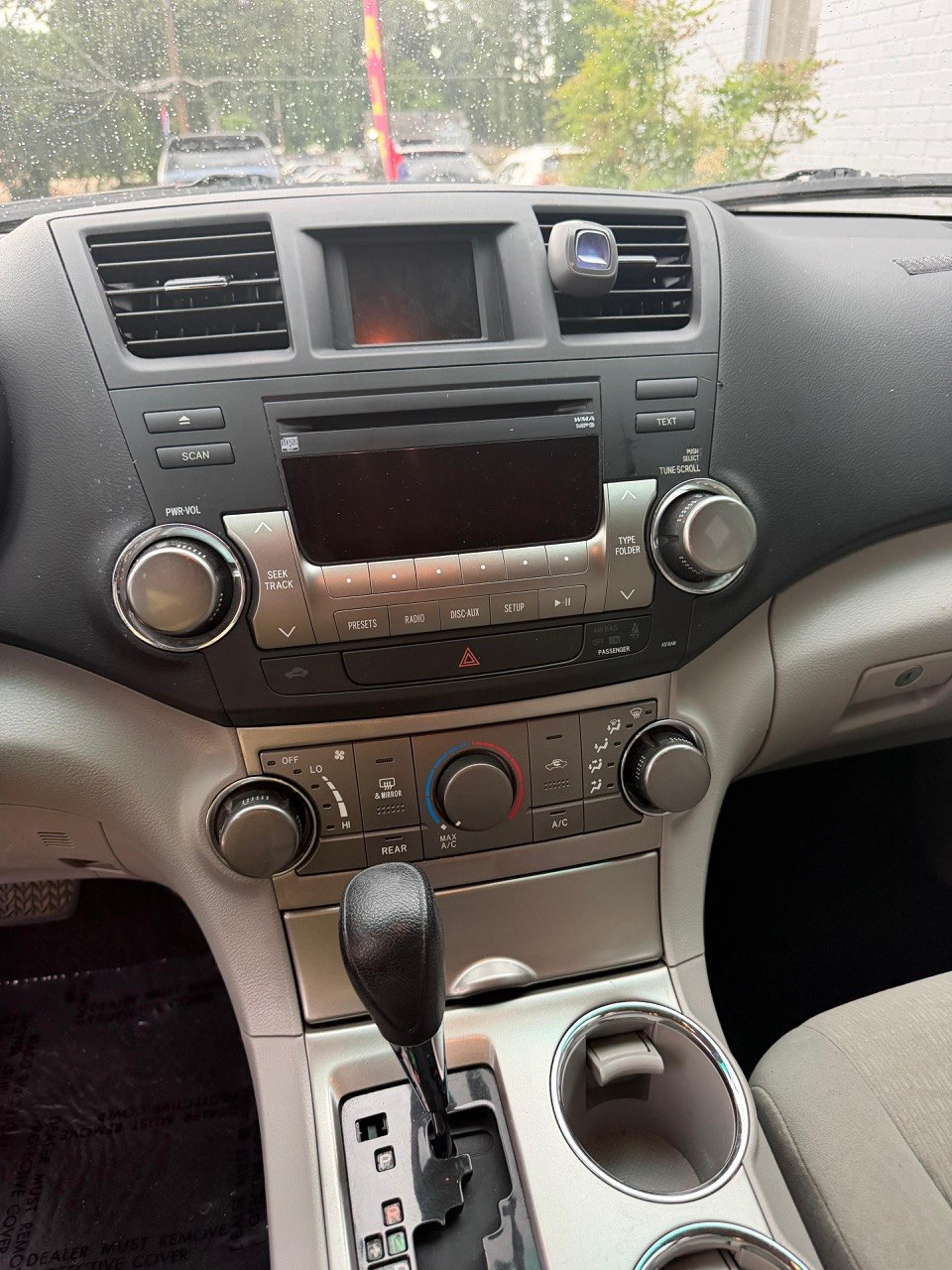 2012 Toyota Highlander sport – Image 12