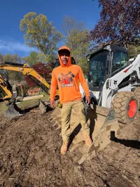 Playera Naranja El Bambis Construction – Imagen 4