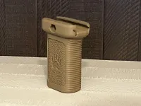 Grizzly AR-15 Vertical Foregrip for Picatinny Rail – Image 6