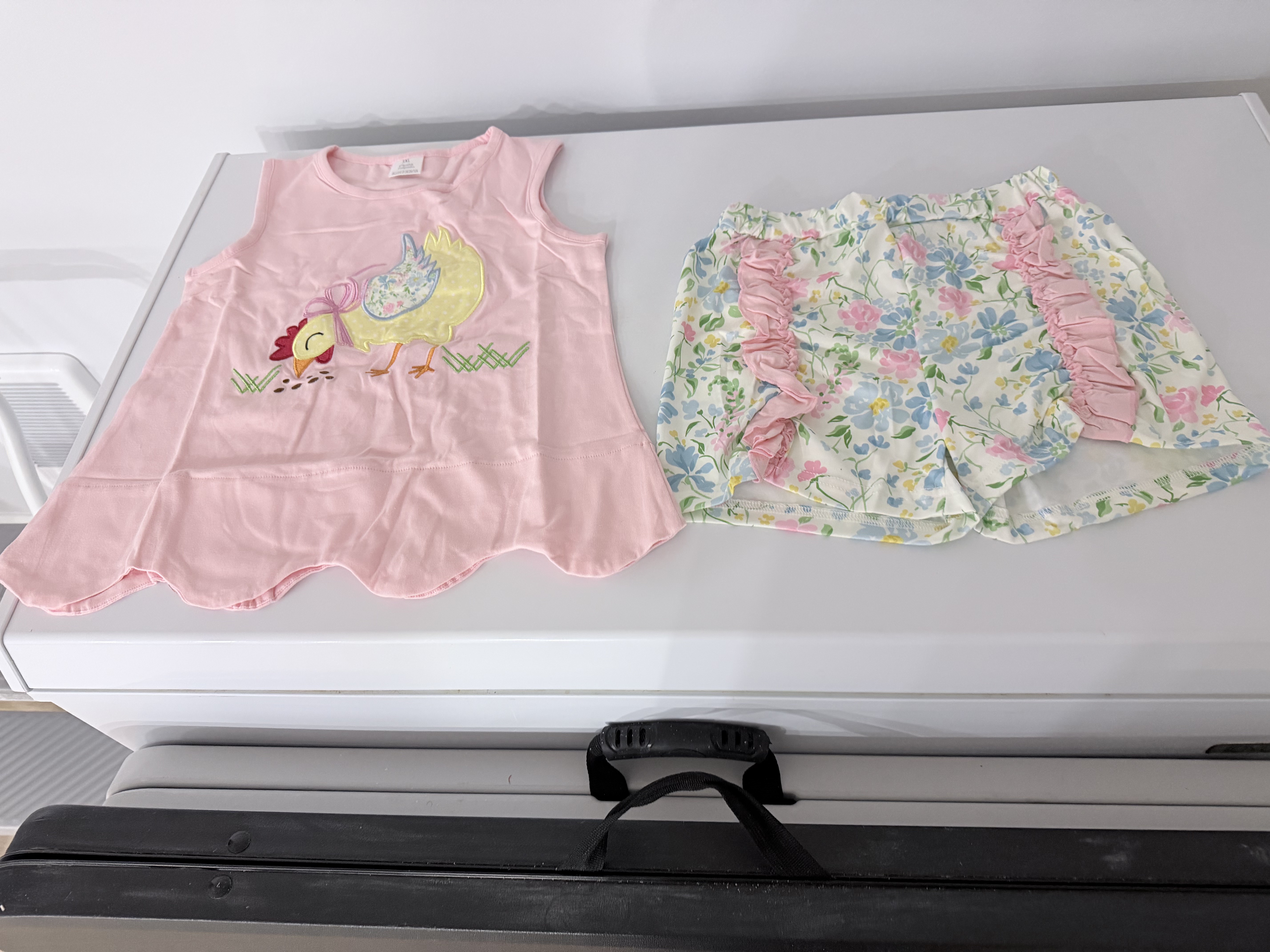Girls Pink Applique top & Floral Ruffle Shorts – Image 1